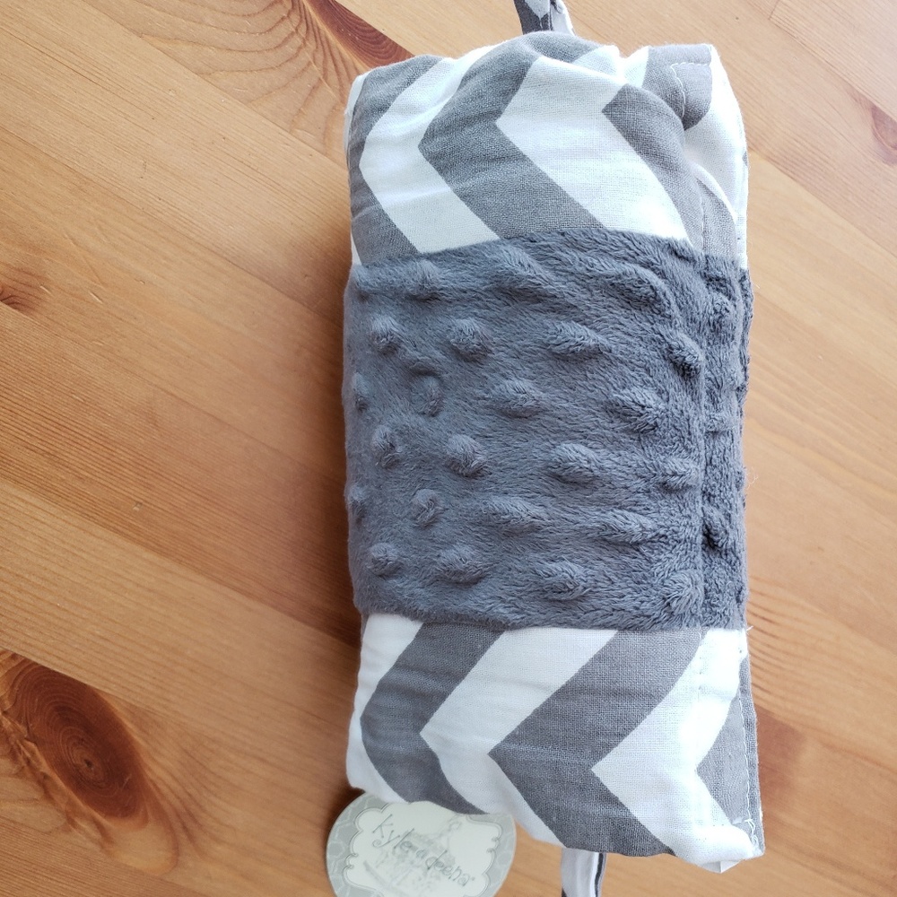 Car seat handle pad